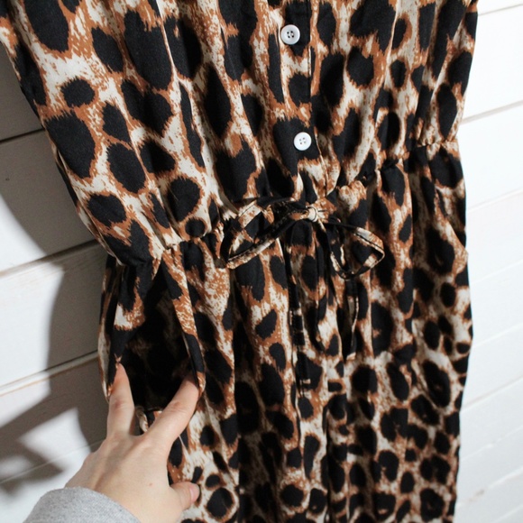 SOLD Cuffed Button Placket Leopard Jumpsuit NWT - Picture 5 of 11